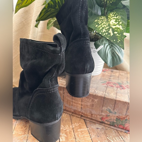 Ladies Sonoma Suede Slouch Boot - Picture 4 of 9